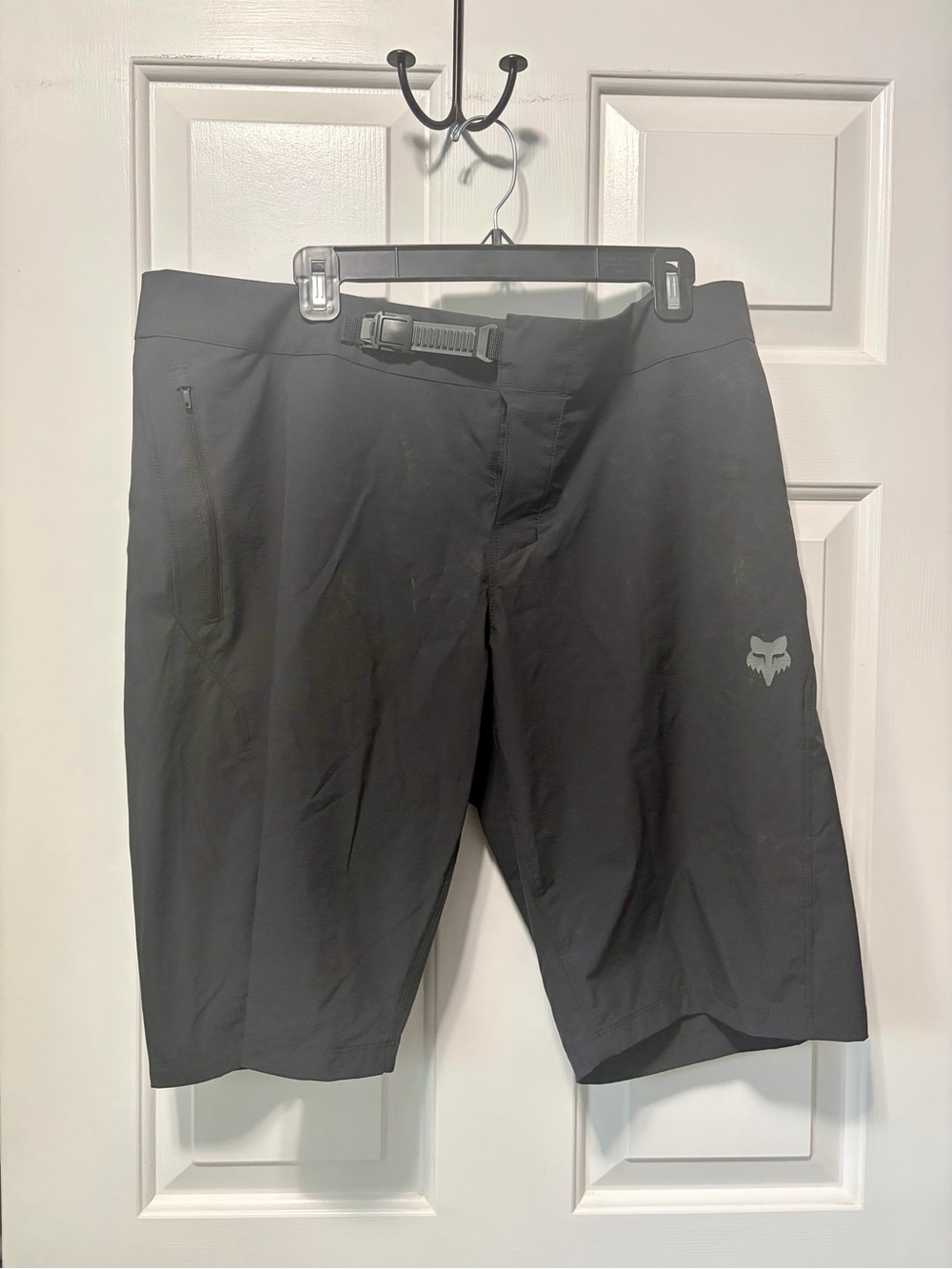 Fox Black Men's Athletic MTB Shorts with Integrated Waist Buckle